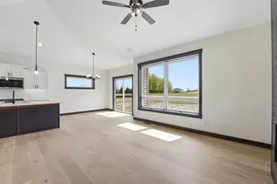 909 Acorn Ct, Hudson, WI 54016 - Photo 14