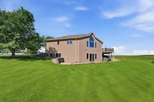 126 57th Ave NE, Willmar, MN 56201 - Photo 4