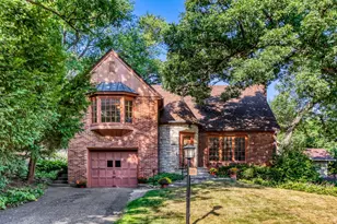 1393 Keston St, Saint Paul, MN 55108 - Photo 2