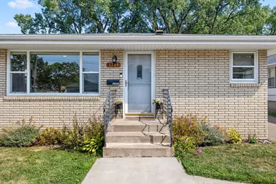 1381 Hoyt Avenue E, Saint Paul, MN 55106 - Photo 1