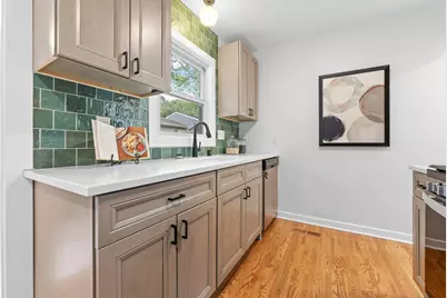 2729 Hampshire Avenue S, Saint Louis Park, MN 55426 - Photo 6
