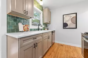 2729 Hampshire Ave S, Saint Louis Park, MN 55426 - Photo 6
