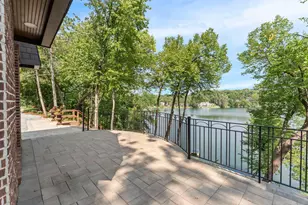 565 Sunset Ln, Hudson, WI 54016 - Photo 2