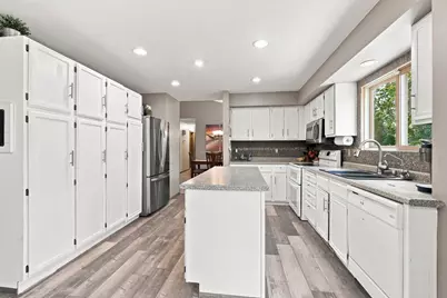 6649 Buckingham Road, Woodbury, MN 55125 - Photo 6