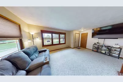 2420 Kenyon Road, Owatonna, MN 55060 - Photo 2