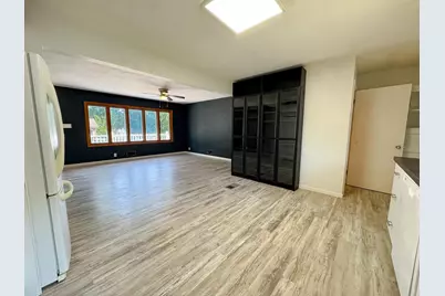 518 E Saint Charles Avenue, Fergus Falls, MN 56537 - Photo 6