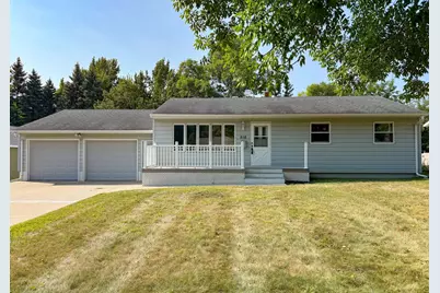 518 E Saint Charles Avenue, Fergus Falls, MN 56537 - Photo 2