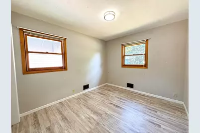 518 E Saint Charles Avenue, Fergus Falls, MN 56537 - Photo 16