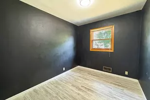 518 E St Charles Ave, Fergus Falls, MN 56537 - Photo 10