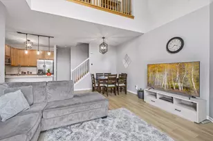 17679 Hackberry Ct, Eden Prairie, MN 55347 - Photo 10