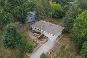 1933 Flandrau St, Maplewood, MN 55109 - Photo 6