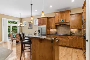 1236 Lakemoor Dr, Woodbury, MN 55129 - Photo 8