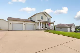 2502 6th St NE, Waseca, MN 56093 - Photo 4