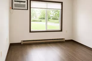 812 Hills Ave, Jackson, MN 56143 - Photo 2