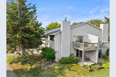 2823 Wimbledon Ridge, Woodbury, MN 55125 - Photo 2