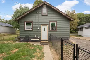 678 Hazel St N, Saint Paul, MN 55119 - Photo 4