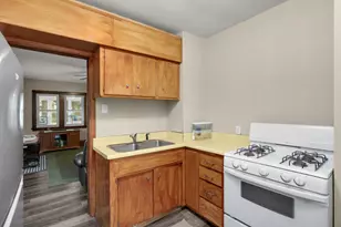 678 Hazel St N, Saint Paul, MN 55119 - Photo 14