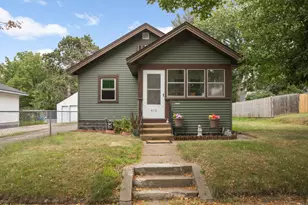 678 Hazel St N, Saint Paul, MN 55119 - Photo 1