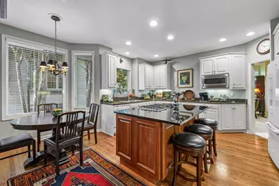 635 Waycliffe Drive N, Wayzata, MN 55391 - Photo 2
