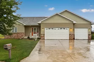 1908 Country View Dr, Saint Charles, MN 55972 - Photo 1