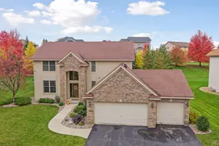 7645 Ridgeview Way, Chanhassen, MN 55317 - Photo 1