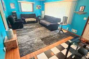 2055 English St, Maplewood, MN 55109 - Photo 2