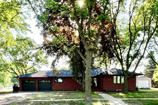 424 S Gaulke St, Appleton, MN 56208 - Photo 1