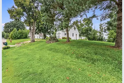 220 Green Street W, Waterville, MN 56096 - Photo 2