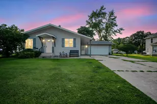 808 7th St S, Saint James, MN 56081 - Photo 1