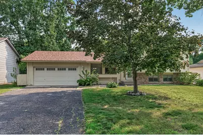 7460 Berkshire Way, Maple Grove, MN 55311 - Photo 4