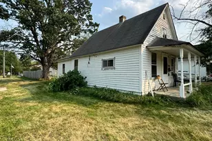 224 1st St NE, Wadena, MN 56482 - Photo 2