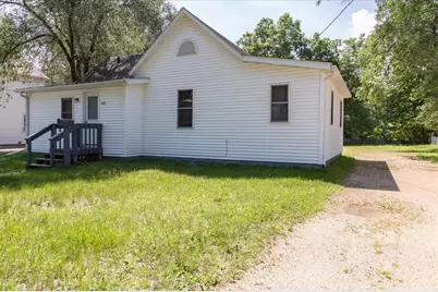 408 18th Avenue E, Menomonie, WI 54751 - Photo 2