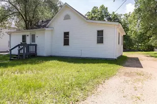 408 18th Ave E, Menomonie, WI 54751 - Photo 2