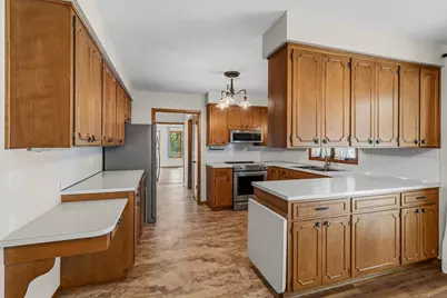 754 Southview Court SW, Hutchinson, MN 55350 - Photo 12