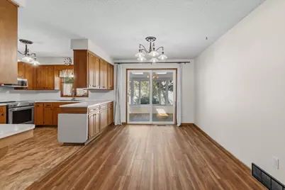 754 Southview Court SW, Hutchinson, MN 55350 - Photo 8