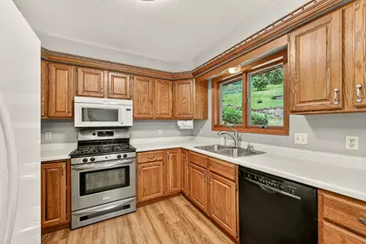 1349 Hillcrest Drive, Saint Charles, MN 55972 - Photo 6