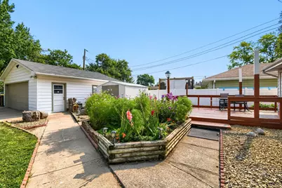 7932 38 1/2 Avenue N, New Hope, MN 55427 - Photo 4