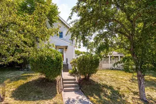 824 E 11th St, Duluth, MN 55805 - Photo 36