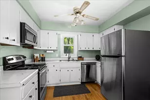 824 E 11th St, Duluth, MN 55805 - Photo 2