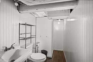824 E 11th St, Duluth, MN 55805 - Photo 28