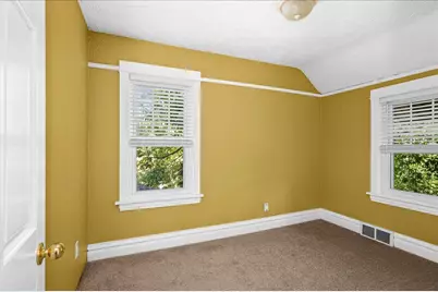 824 E 11th Street, Duluth, MN 55805 - Photo 24