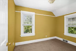 824 E 11th St, Duluth, MN 55805 - Photo 24