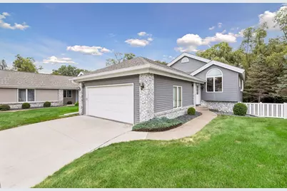 5734 Heather Ridge Drive, Shoreview, MN 55126 - Photo 4