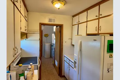 906 W Walnut Avenue, Olivia, MN 56277 - Photo 4