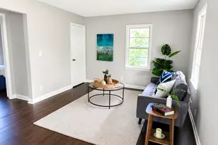 121 Roselawn Ave E, Maplewood, MN 55117 - Photo 4