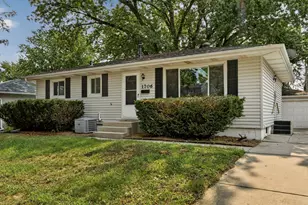1706 34th St NW, Rochester, MN 55901 - Photo 2