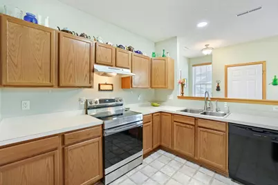 688 Cobblestone Way, Shakopee, MN 55379 - Photo 10
