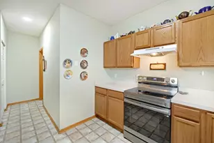 688 Cobblestone Way, Shakopee, MN 55379 - Photo 12