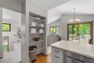 1595 Four Oaks Rd, Eagan, MN 55121 - Photo 8
