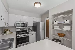 1595 Four Oaks Rd, Eagan, MN 55121 - Photo 6